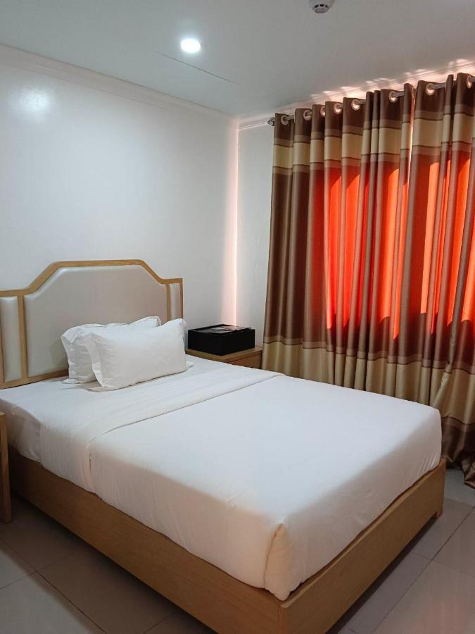 Punta Clark Hotel Clark Field Dış mekan fotoğraf