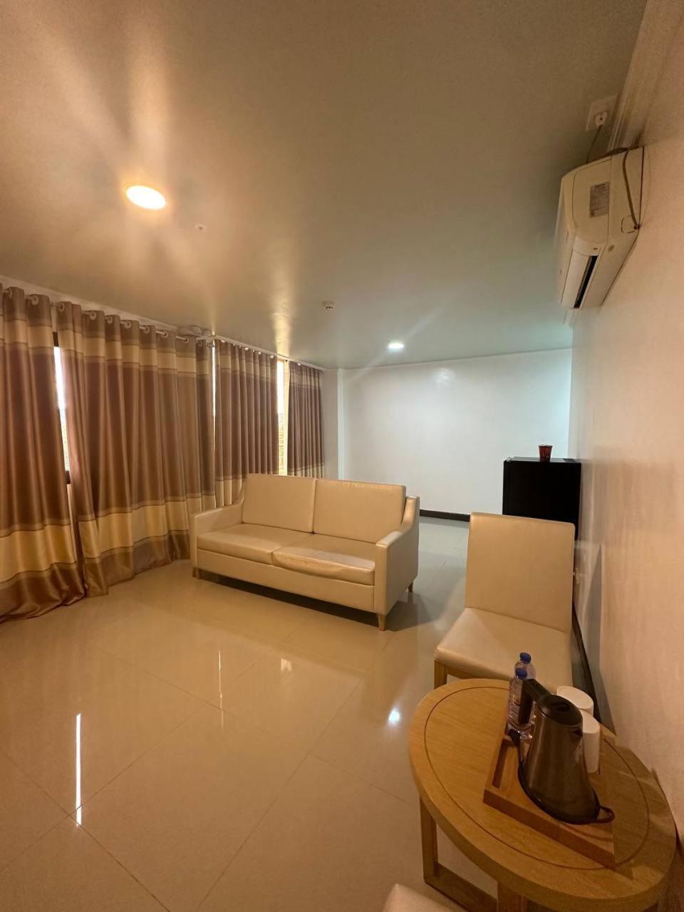 Punta Clark Hotel Clark Field Dış mekan fotoğraf