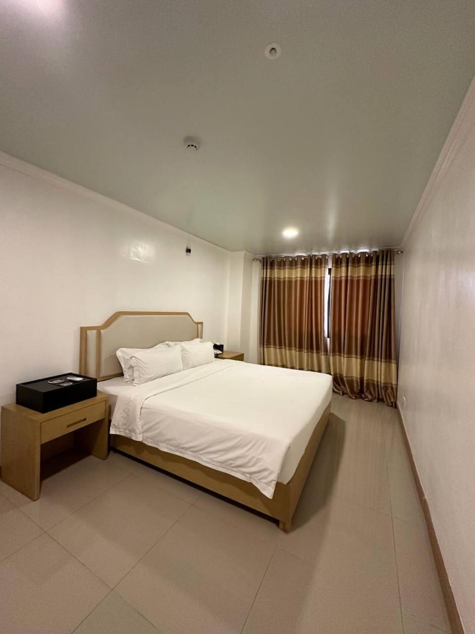 Punta Clark Hotel Clark Field Dış mekan fotoğraf