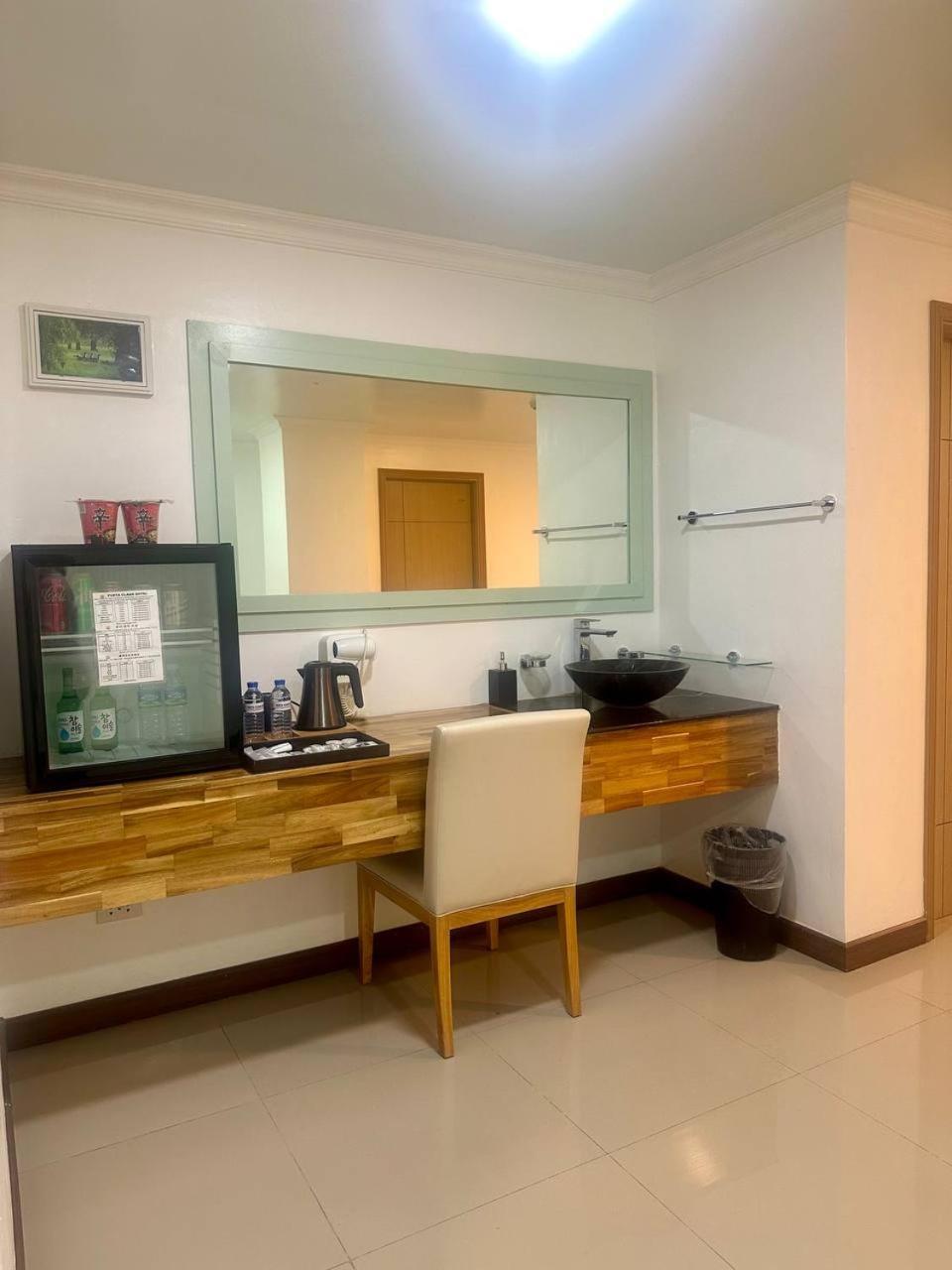 Punta Clark Hotel Clark Field Dış mekan fotoğraf