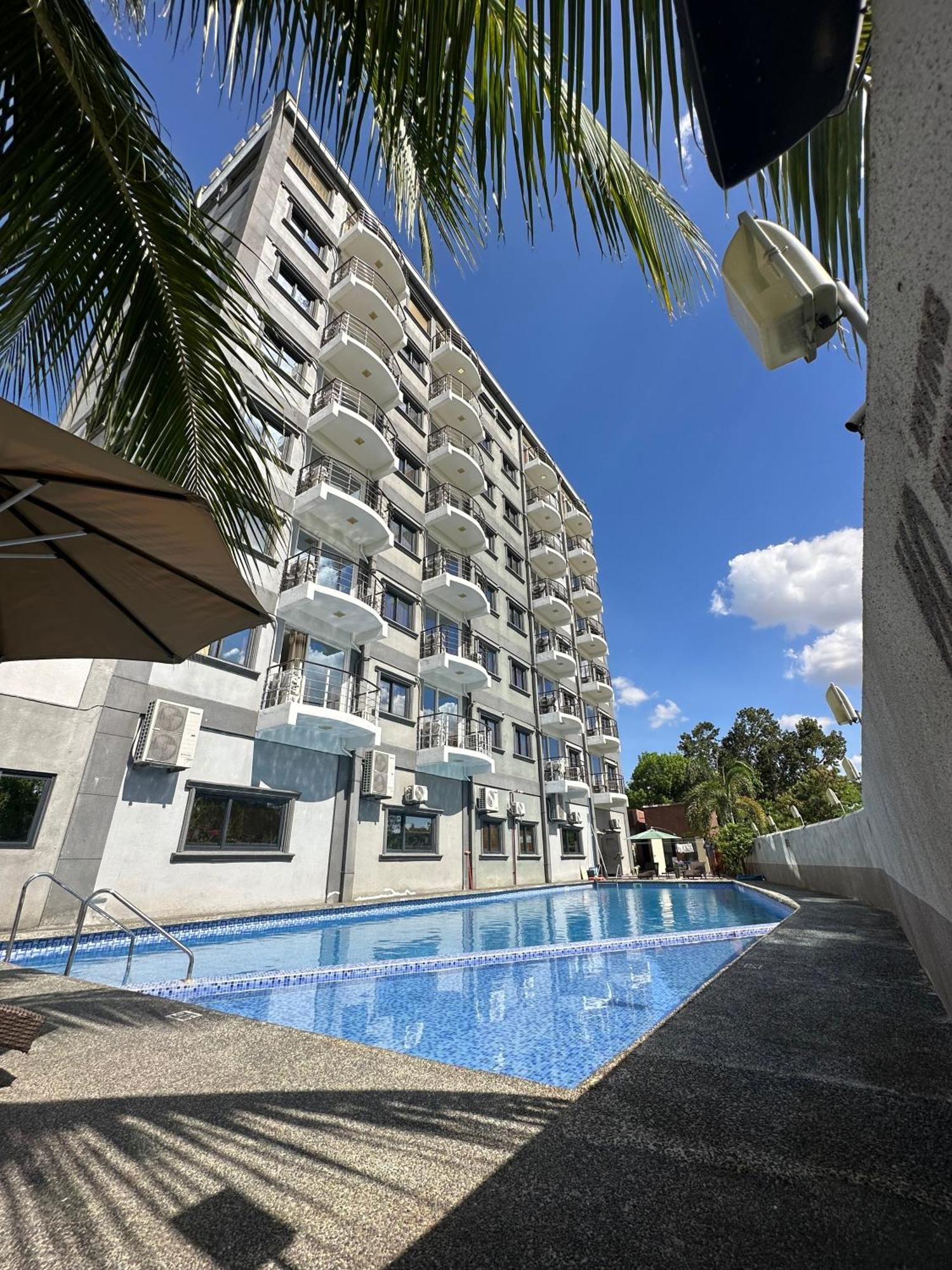 Punta Clark Hotel Clark Field Dış mekan fotoğraf